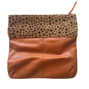 ' MAE ' tan leather + tan spot cowhide clutch